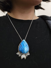 Load image into Gallery viewer, Moonstruck Blues TearDrop Pendant A - Light Blue Labradorite
