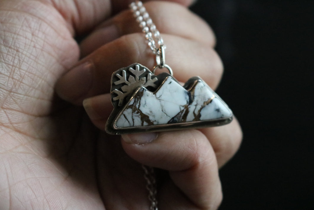 Arctic Wild Light Arctic Mountain Necklace