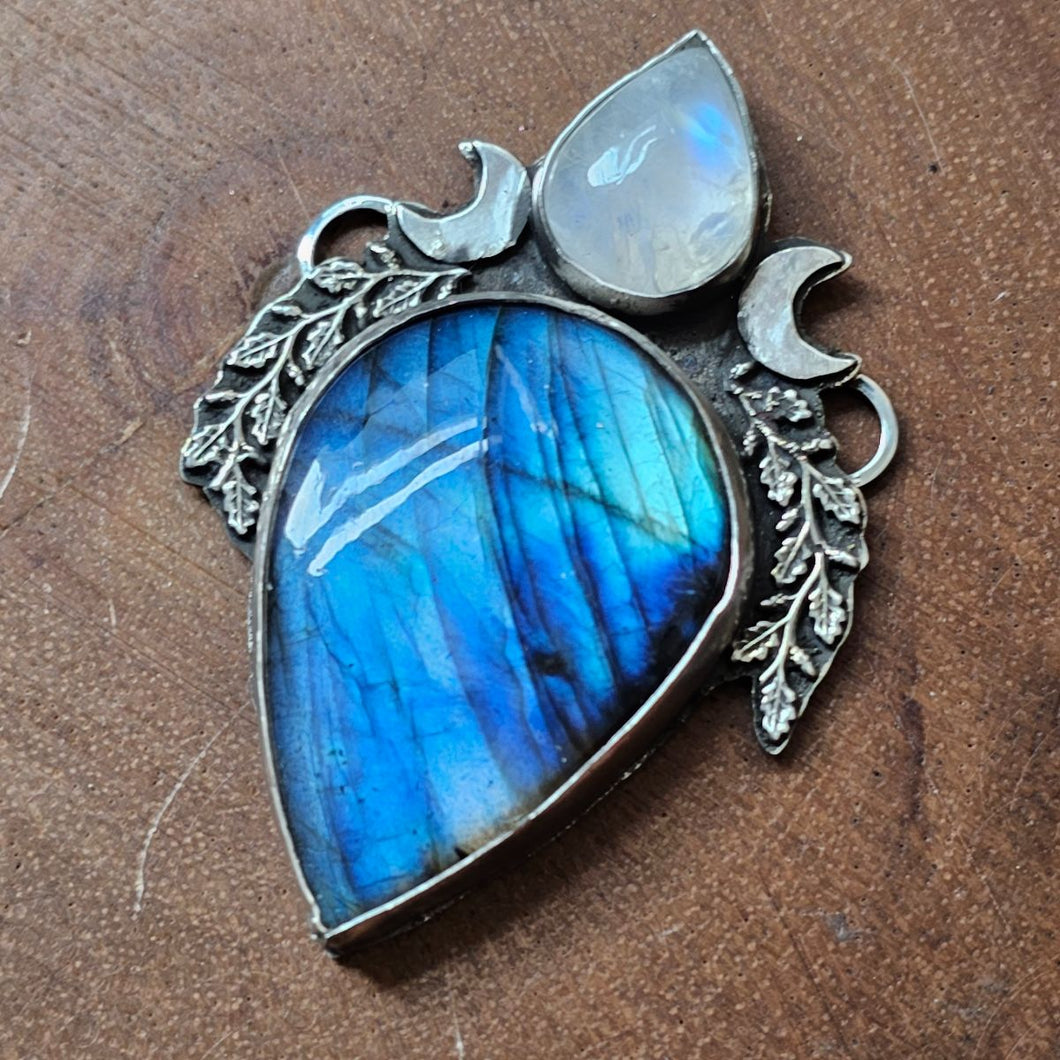 Moonstruck Blues Pear Pendant B - Light Blue Labradorite